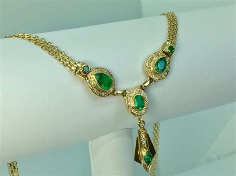 Fine 7.30ct Colombian Emerald Necklace 18K Yellow Gold – EmeraldsMaravellous