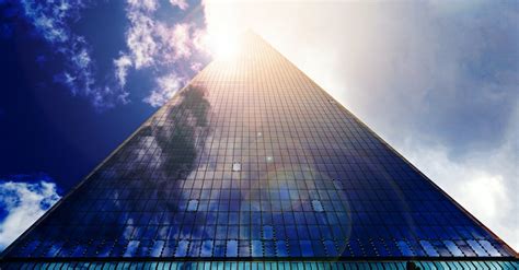 Foto profissional gratuita de arquitetura, arranha-céu, artigos de vidro