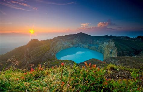 Circle Lake - Flores Island in Azores, Portugal HD Wallpaper | Hintergrund | 2042x1318