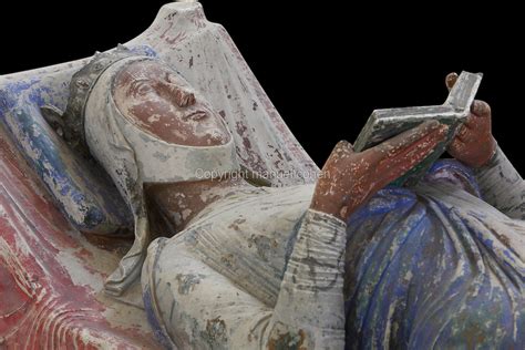 Effigy of Eleanor of Aquitaine, Fontevraud Abbey, Loire Valley, France ...