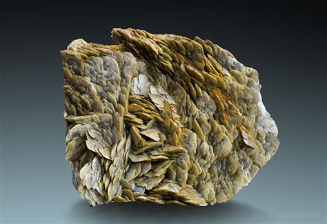 Siderite - Mineral Properties, Photos and Occurence