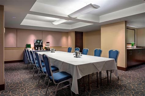 Family-Friendly Burnaby Hotel | Delta Hotels Burnaby Conference Centre