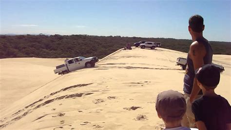 STOCKTON BEACH - 4WD RACE - BIG JUMP - YouTube