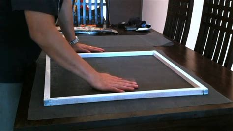 How to build a wooden window screen - DIY Now | Finestre fai da te, Zanzariera, Cornici delle ...