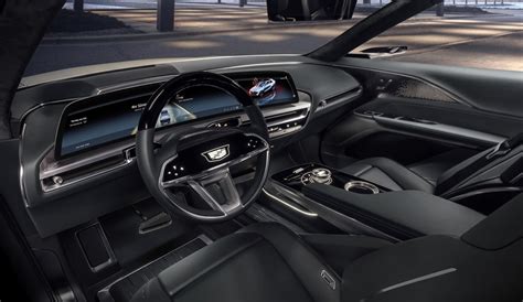 Cadillac Lyriq Leads the Brand's Next-Gen User Experience | Cadillac V ...