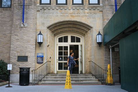 Columbia medical school first in nation to offer new students debt-free graduation