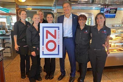 Is That Viral Dr. Oz Campaign Photo Real? A Simple Fact Check Says 'No'