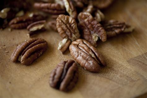 Pecan Harvesting, Sizes, and Grades