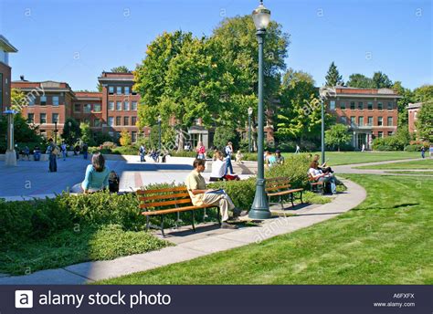 Students on campus Oregon State University in Corvallis Oregon Stock ...