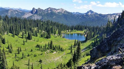 Sheep Lake, WA at Mt. Baker-Snoqualmie National Forest [2789x1569] [OC ...