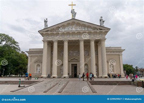 View of the Vilnius Cathedral and Cathedral Square in Vilnius Old Town ...