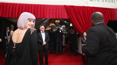 Grammy Awards Red Carpet (PHOTOS) - Variety