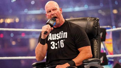 "Guy hasn't aged in 20 years" - WWE Universe reacts to Stone Cold Steve ...