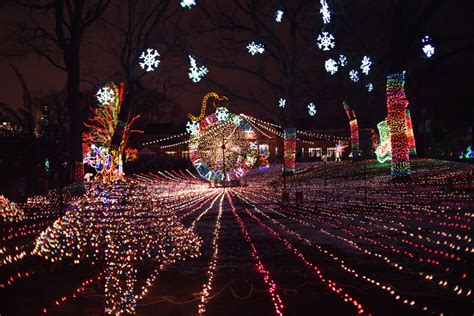 Christmas Lights in Chicago: 15 Best Displays Not to Miss - Midwest ...