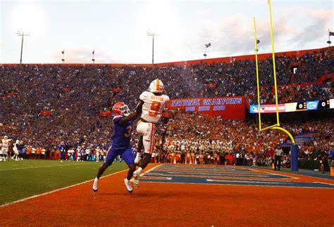 Tennessee Football Halftime Report vs. Florida - Sports Illustrated ...