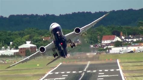 FARNBOROUGH: Boeing e ANA demonstram em voo as capacidades do 787-9 Dreamliner