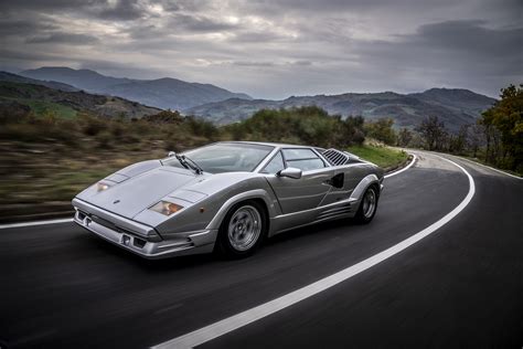 1989 Lamborghini Countach Still Has What It Takes to Blow Your Mind