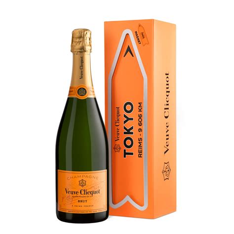 Veuve Clicquot Yellow Label Brut Arrow City Magnet Tokyo | Buy online for nationwide delivery ...