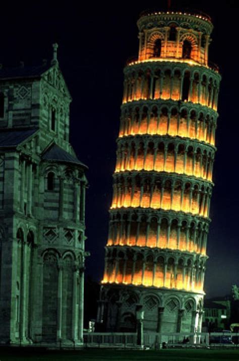 Leaning Tower of Pisa at Night Wallpapers - Top Free Leaning Tower of ...