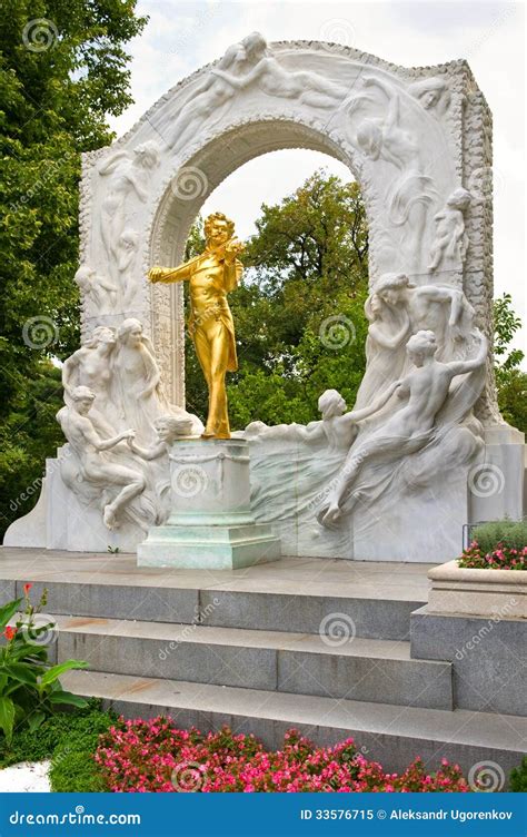 Johann Strauss Golden Statue In Vienna StadtPark Royalty Free Stock Photo - Image: 33576715