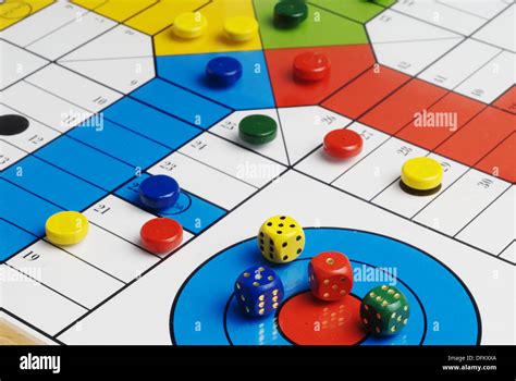 Parcheesi board hi-res stock photography and images - Alamy