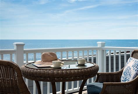 Oceanfront Hotel in Narragansett, RI | The Shore House