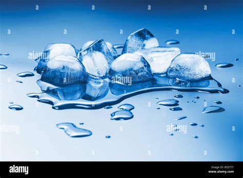 Melting ice block hi-res stock photography and images - Alamy