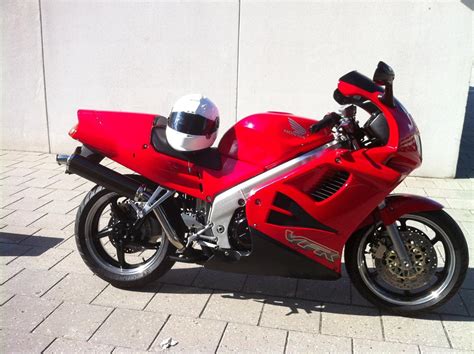 Honda VFR 750 RC36-2 - Billeder af mc-er - Uploaded af Lars J