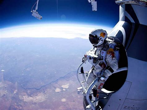 Felix Baumgartner: The best photos and videos from the edge of space - ExtremeTech