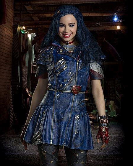 Evie daughter of Evil Queen | Descendants Wiki | Fandom