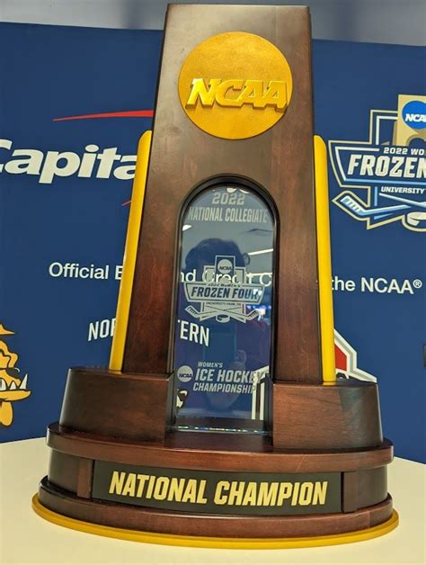 NCAA Women's Hockey: 2022 Semifinal Recaps