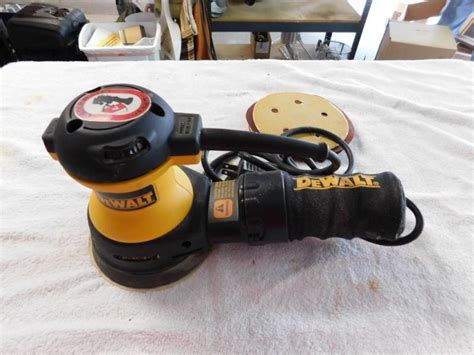 DeWalt Hand Orbital Sander | EstateSales.org