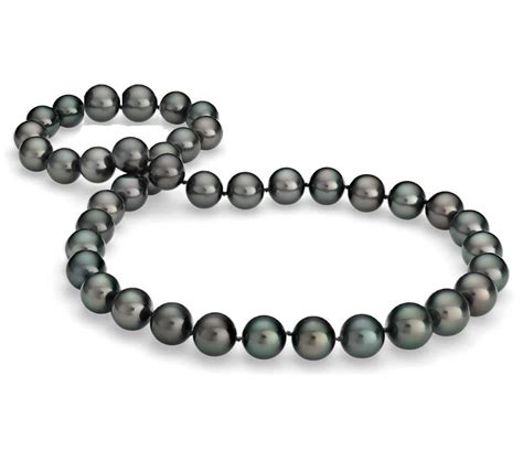 Black Pearls – Symbolism and Meaning of the Most Intriguing Pearl Variety | Pearl Wise