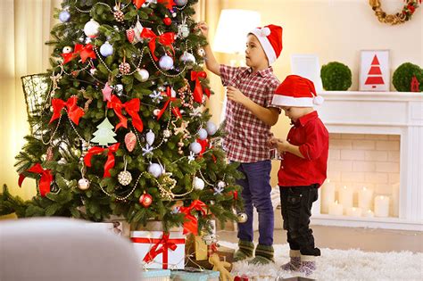 Top Tips for Christmas Tree Decorating | ACTA