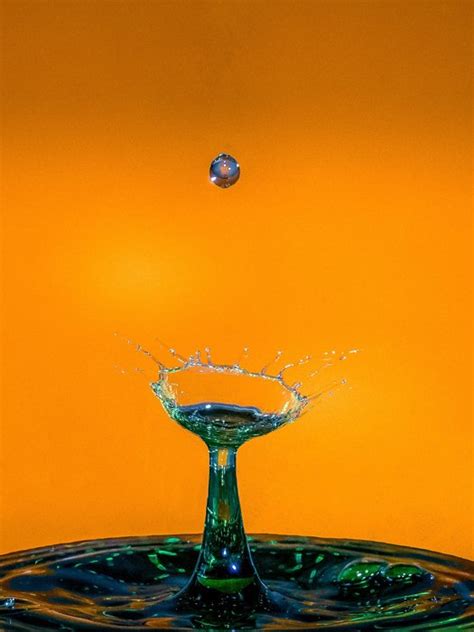 How to Create Water Drop Photography (Step by Step)