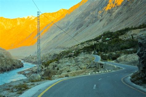 Karakoram Highway travel guide- Eighth Wonder of the world