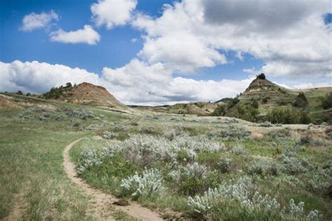 The Hiking Trail In North Dakota That Will Transport You Into Another ...