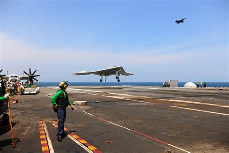 X-47B Landing on Aircraft Carrier | Unmanned Systems Technology