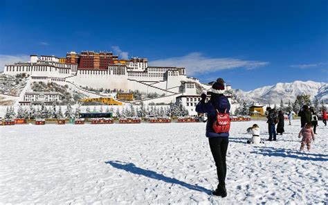 Potala closed, over 3000 air passengers stranded due to late heavy snowfall in Lhasa | Tibetan ...