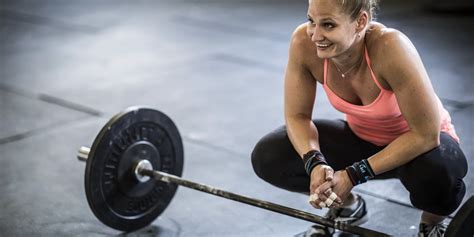 Weight Lifting For Women: Here Is All You Need To Know About It - Procaffenation