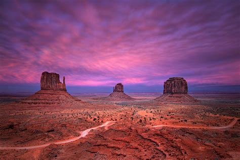 Monument Valley Sunset Photograph by Yen Huynh