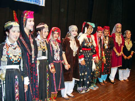 Kashmir Culture and Tradition - Cultural Heritage of Kashmir