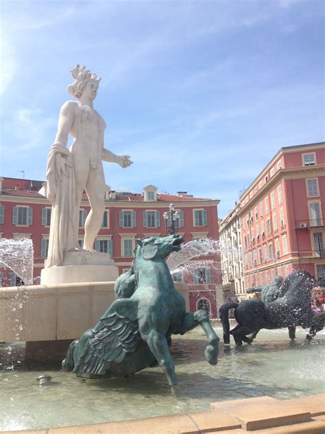 Fountaine du soleil (Fountain of the Sun) at the Place Masséna in Nice ...