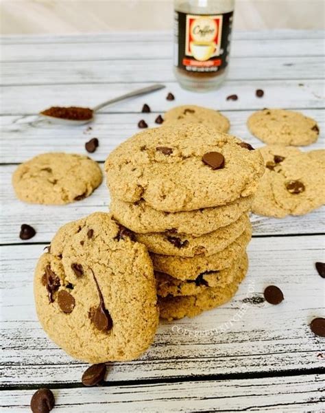 Healthy Whole Wheat Chocolate Chip Cookies · Coffee Fit Kitchen