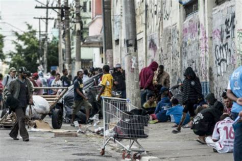 Atendimento a usuários na Cracolândia deve focar mais em saúde | Exame