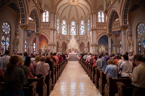 A postura e os gestos na Santa Missa - Cléofas