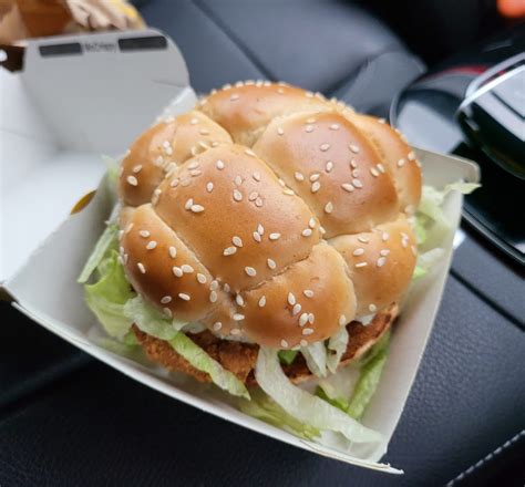 McDonald’s McCrispy – Burger Review