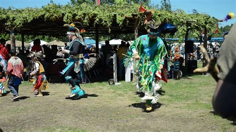 Kitigan Zibi Pow Wow 2018 Grand Entry - YouTube