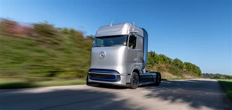 Mercedes-Benz fuel-cell concept truck revealed - Electric & Hybrid ...