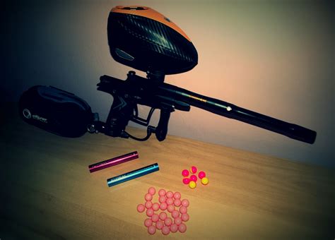 Paintball marker and ammunition - Kivi Photo - Bank of photos CC0